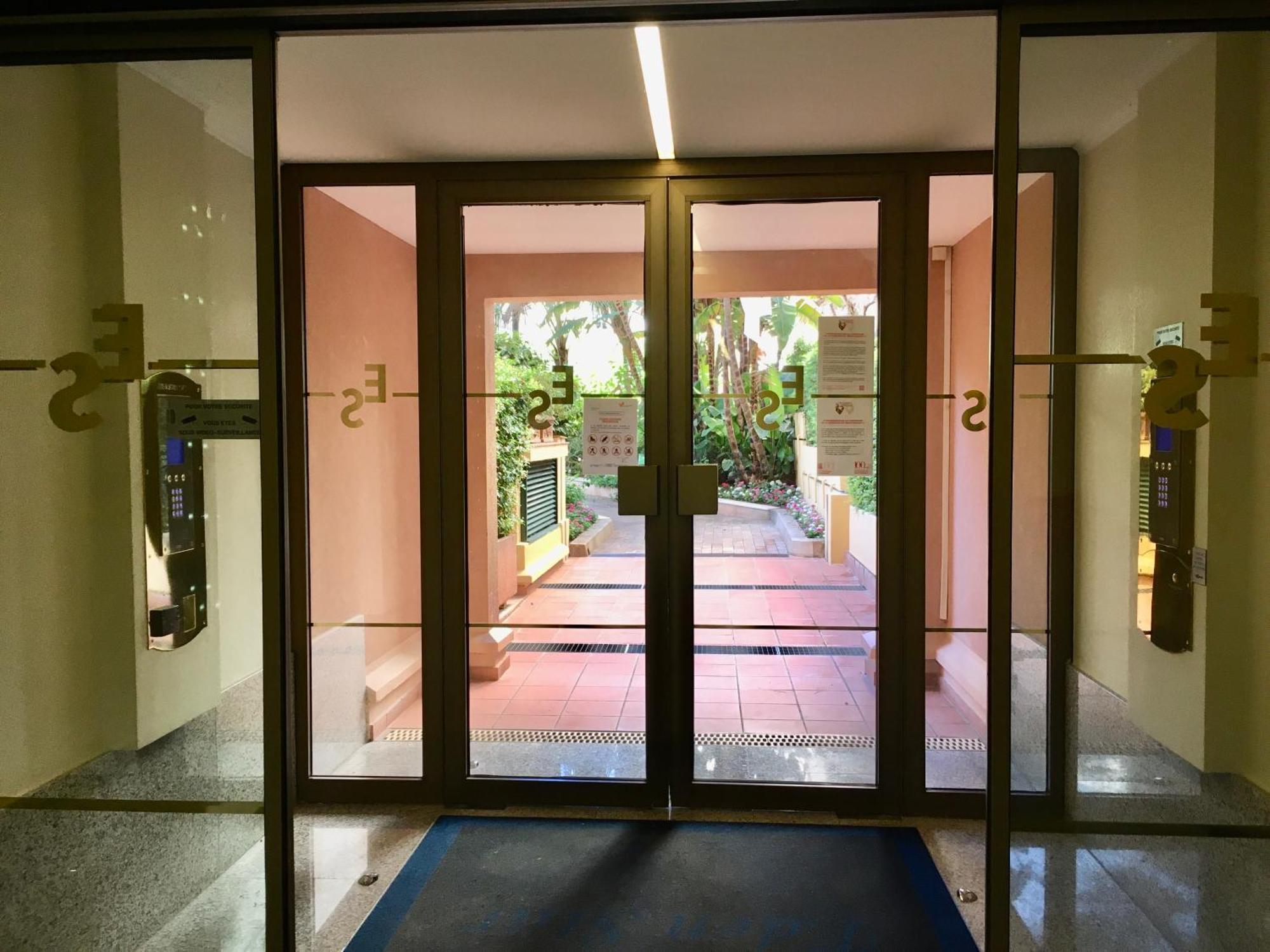 Monaco, Elegant & Quiet Renovated Apartment, In Fontvieille District, With Terrace & Pool, 15Min Walk To F1 Grand Prix Exteriör bild